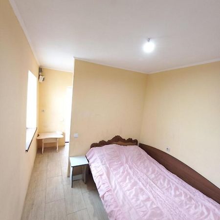 Дом С Удобствами, Возле 3 Городской Больницы Cherkasy Ngoại thất bức ảnh